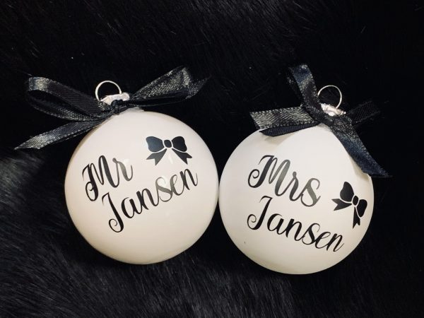 Kerstbal Mr & Mrs naam - Afbeelding 3