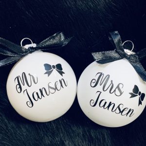 Kerstbal Mr & Mrs naam