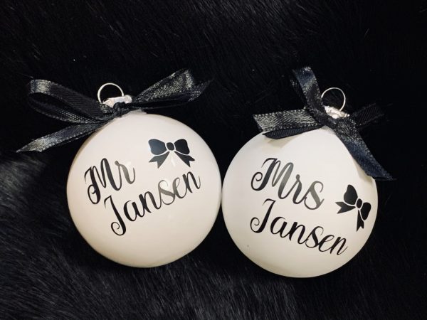 Kerstbal Mr & Mrs naam - Afbeelding 4
